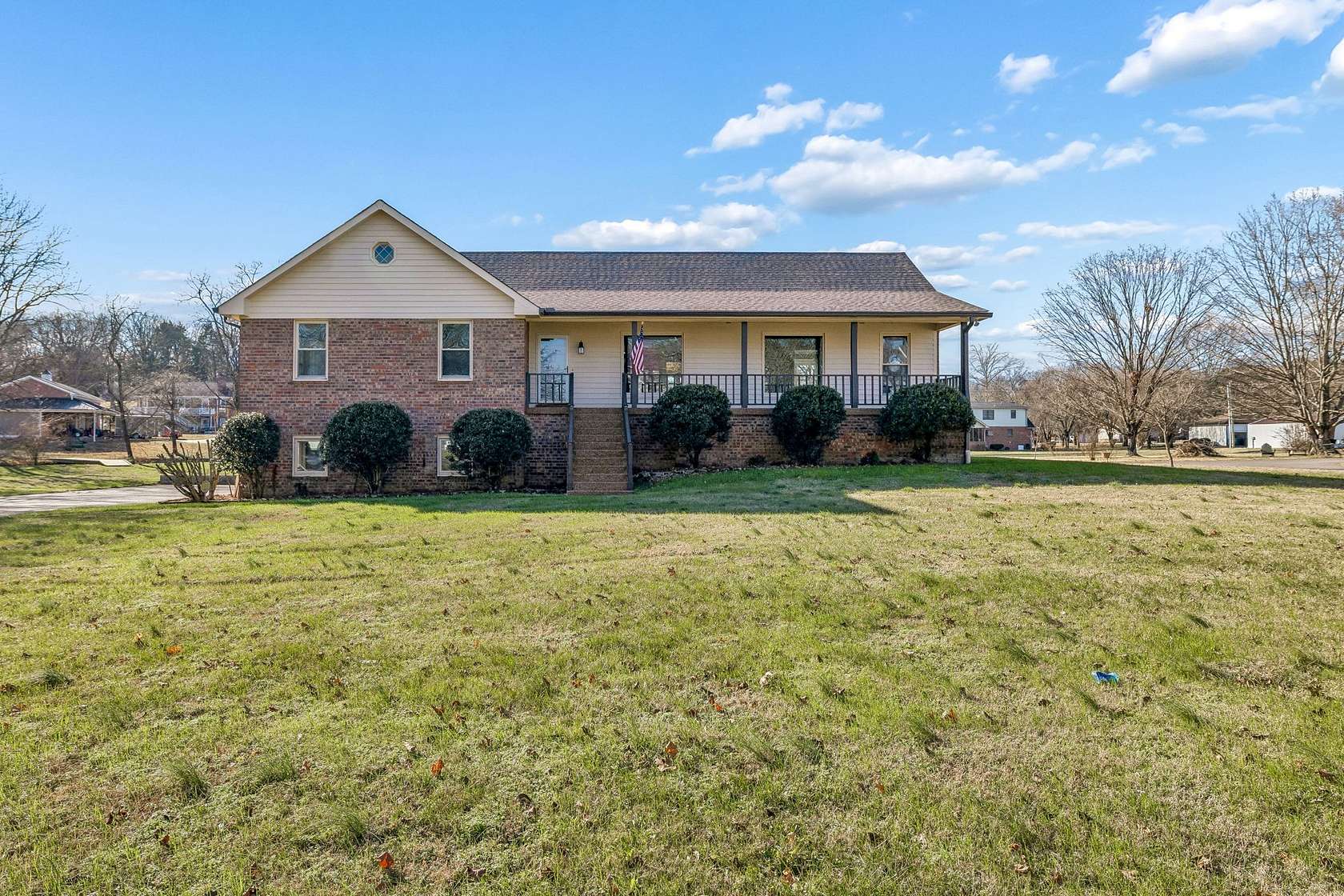 1.59 Acres of Improved Mixed-Use Land for Sale in Lebanon, Tennessee