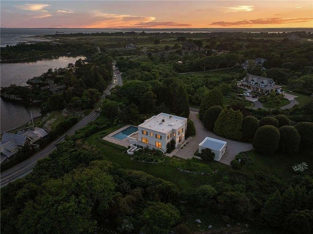 3.67 Acres of Residential Land with Home for Lease in Newport, Rhode Island