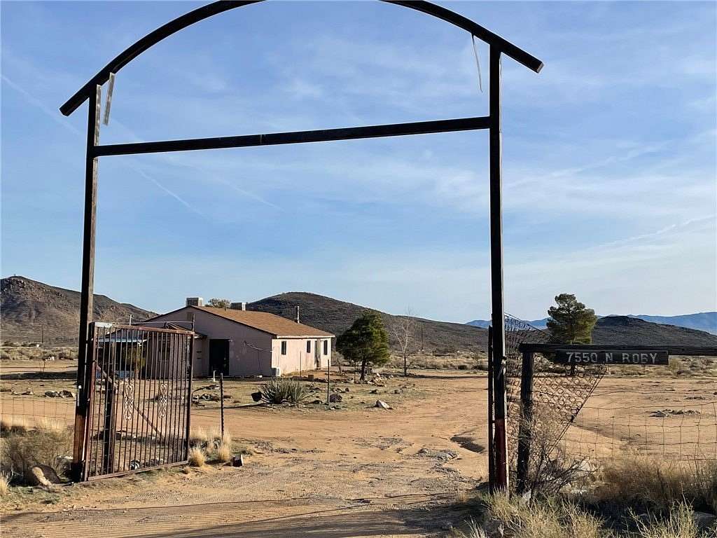 2 Acres of Residential Land with Home for Sale in Kingman, Arizona