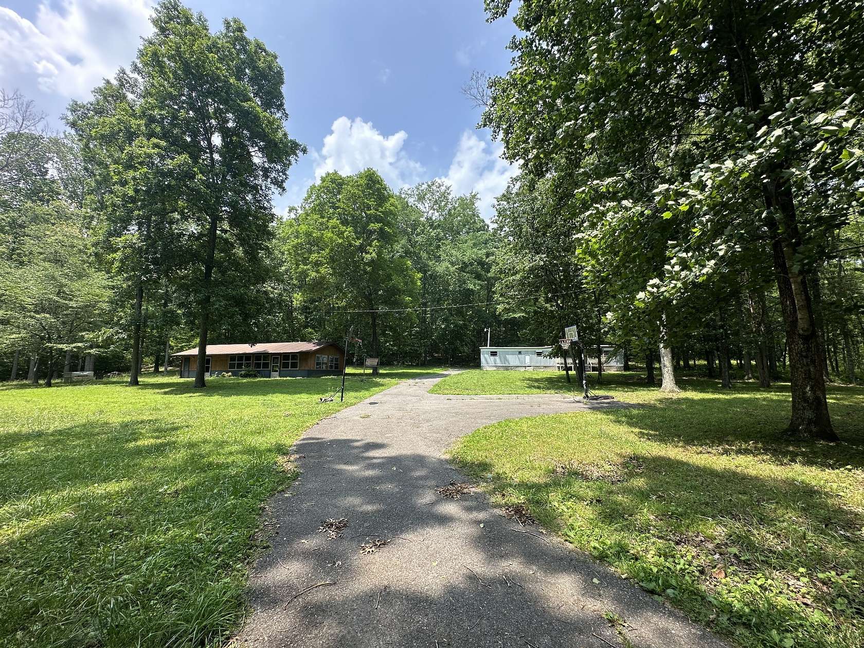 14.7 Acres of Mixed-Use Land for Sale in Tennessee Ridge, Tennessee