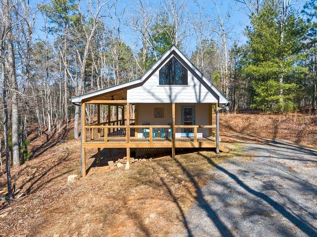 0.95 Acres of Residential Land with Home for Sale in Mineral Bluff, Georgia