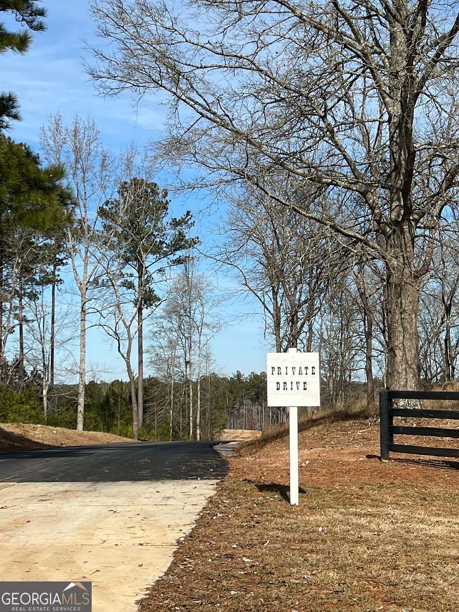 10 Acres of Land for Sale in Moreland, Georgia