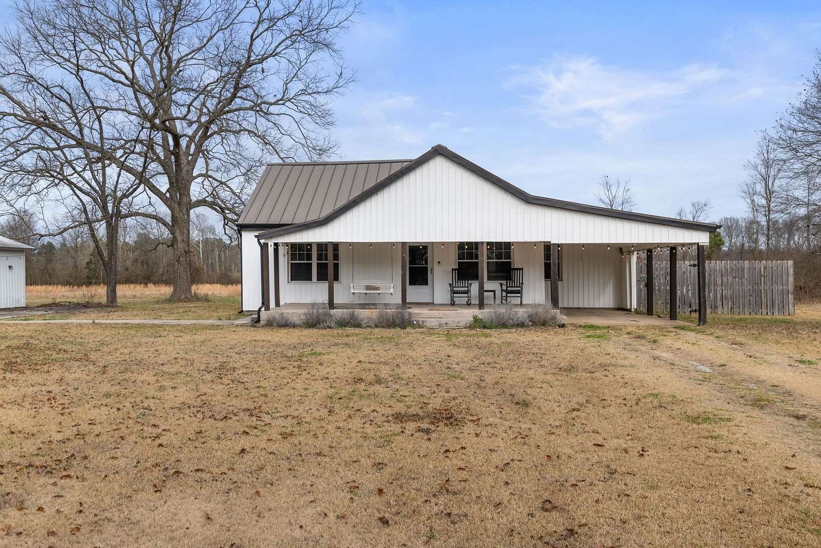 12 Acres of Land with Home for Sale in Town Creek, Alabama