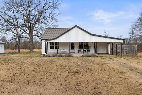 12 Acres of Land with Home for Sale in Town Creek, Alabama