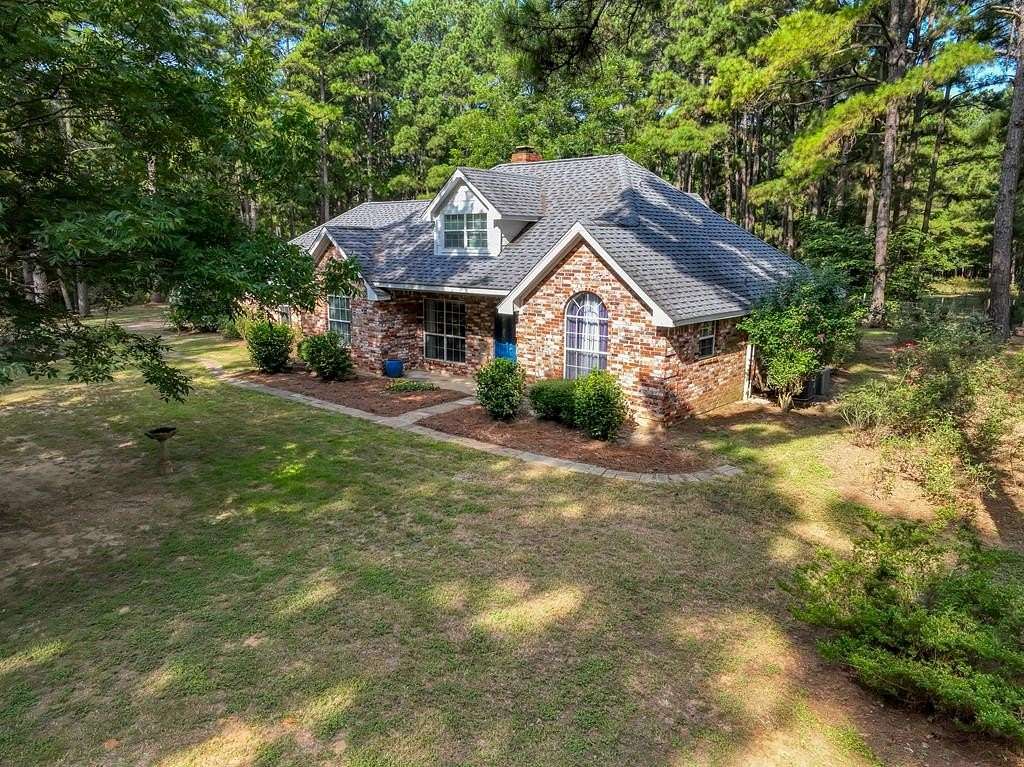 29.7 Acres of Land with Home for Sale in Palestine, Texas