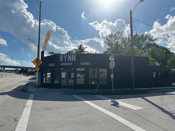 0.06 Acres of Mixed-Use Land for Lease in Miami, Florida