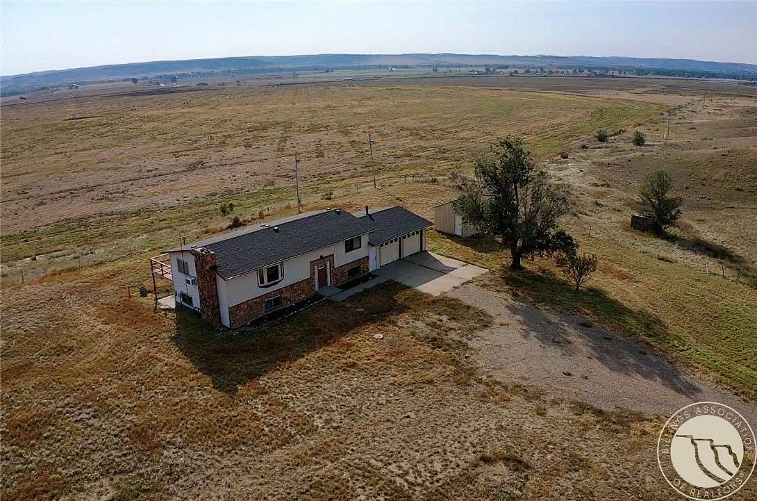 68 Acres of Land with Home for Sale in Glendive, Montana