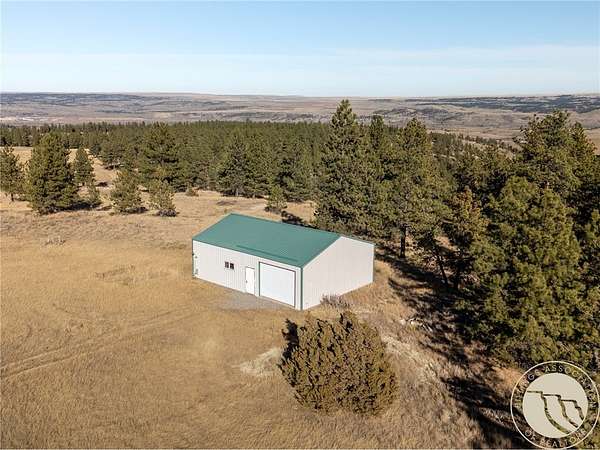 28.8 Acres of Land with Home for Sale in Columbus, Montana