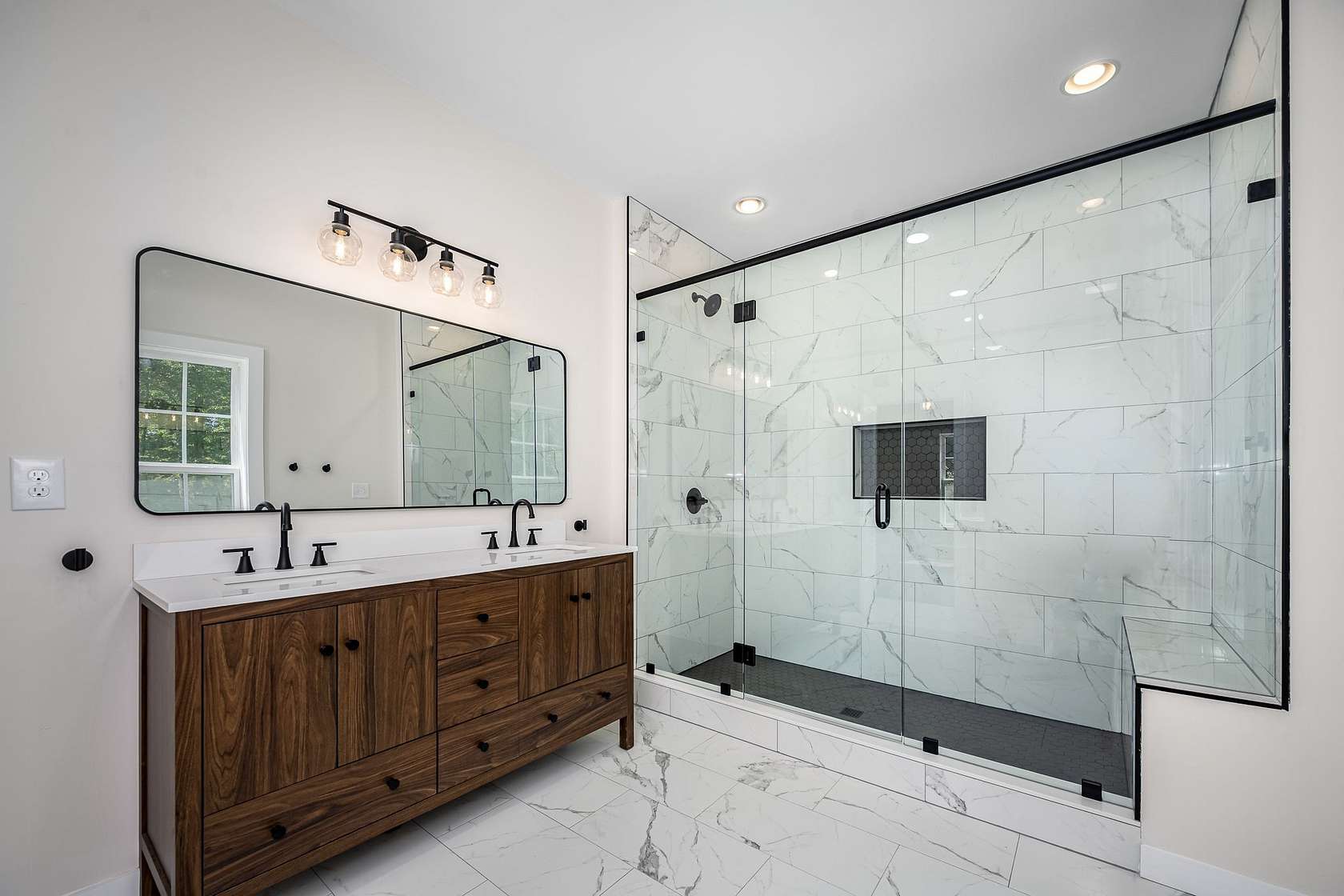 5 Acres of Residential Land with Home for Sale in Tullahoma, Tennessee