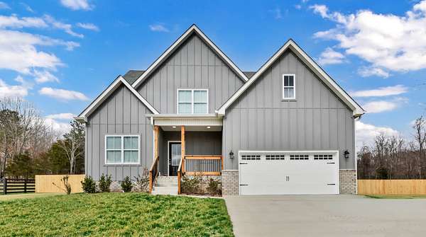 1.5 Acres of Land with Home for Sale in Clarksville, Tennessee