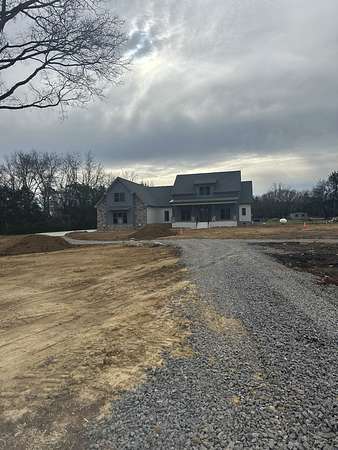 2.63 Acres of Residential Land with Home for Sale in Murfreesboro, Tennessee