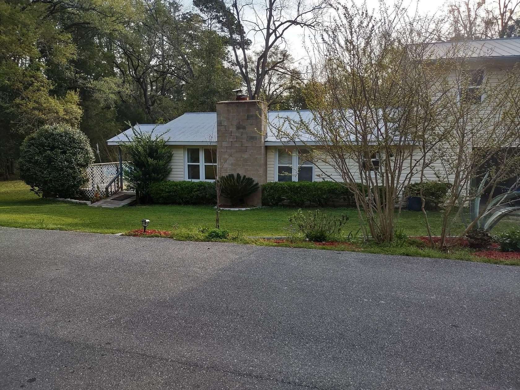 2 Acres of Residential Land with Home for Sale in Havana, Florida