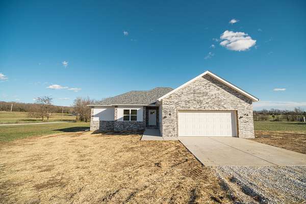 3 Acres of Residential Land with Home for Sale in Billings, Missouri