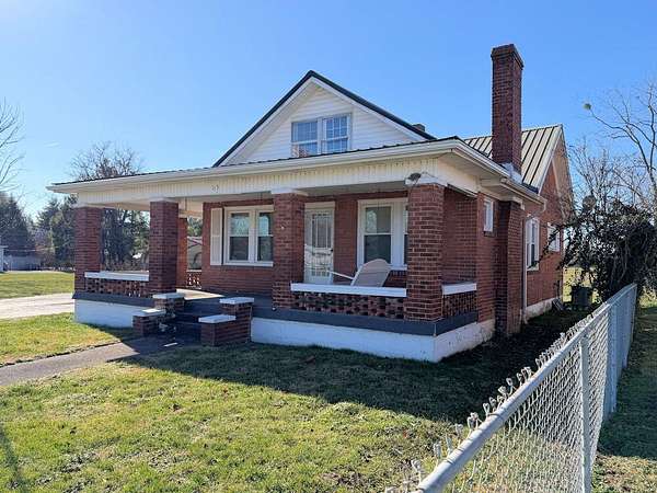 1.5 Acres of Residential Land with Home for Sale in Crab Orchard, Kentucky