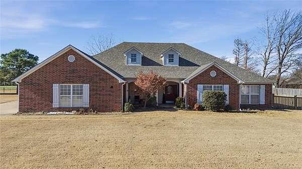 2.58 Acres of Residential Land with Home for Sale in Okmulgee, Oklahoma