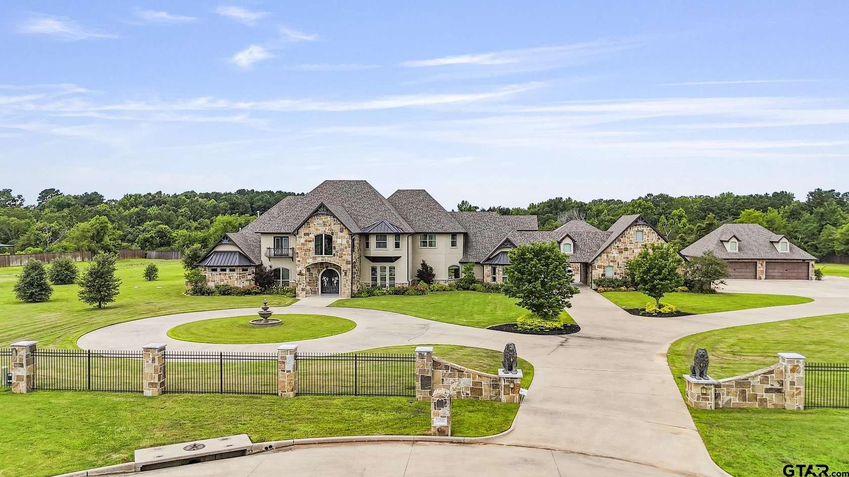 6.56 Acres of Residential Land with Home for Sale in Tyler, Texas