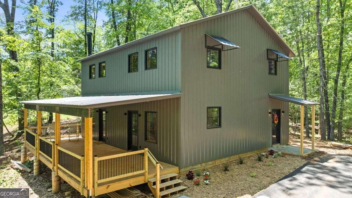 2 Acres of Residential Land with Home for Sale in McCaysville, Georgia