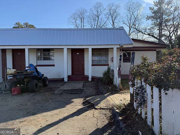 2 Acres of Improved Mixed-Use Land for Sale in Woodbury, Georgia