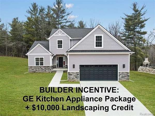 2 Acres of Residential Land with Home for Sale in Hartland, Michigan