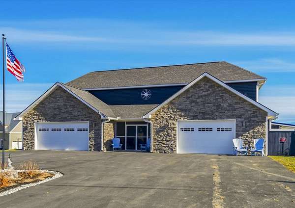 1.66 Acres of Residential Land with Home for Sale in Dandridge, Tennessee