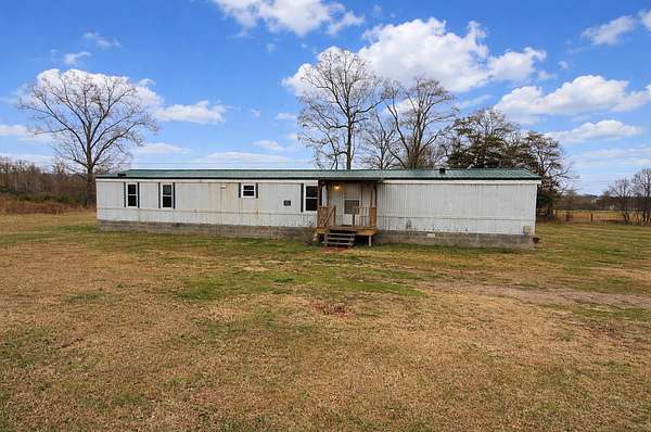 1.84 Acres of Residential Land with Home for Sale in Hillsboro, Tennessee