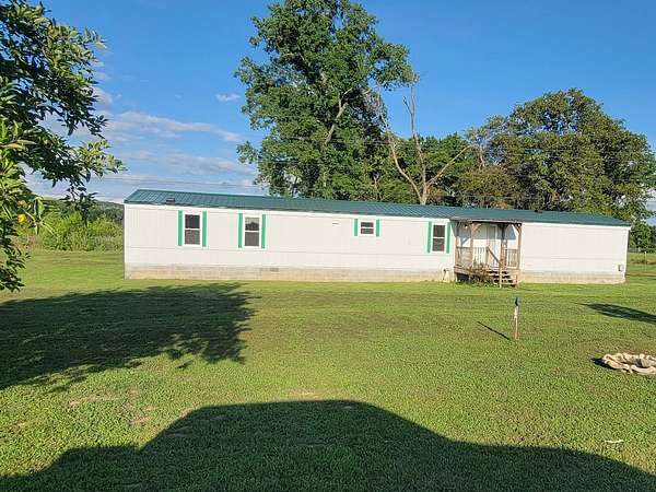 1.84 Acres of Land with Home for Sale in Hillsboro, Tennessee