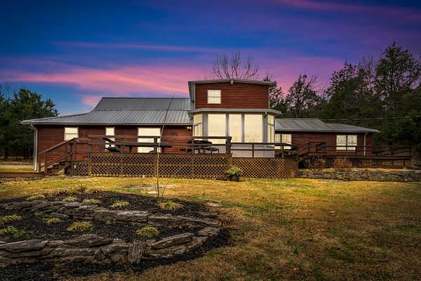 136 Acres of Land with Home for Sale in Watertown, Tennessee