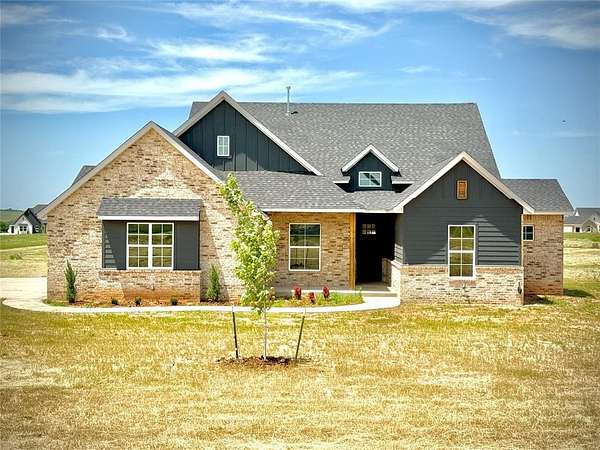 2 Acres of Residential Land with Home for Sale in Piedmont, Oklahoma