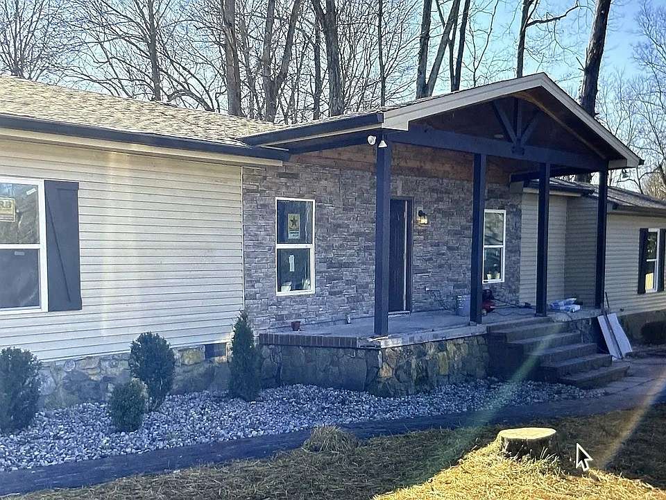 5 Acres of Residential Land with Home for Lease in Portland, Tennessee