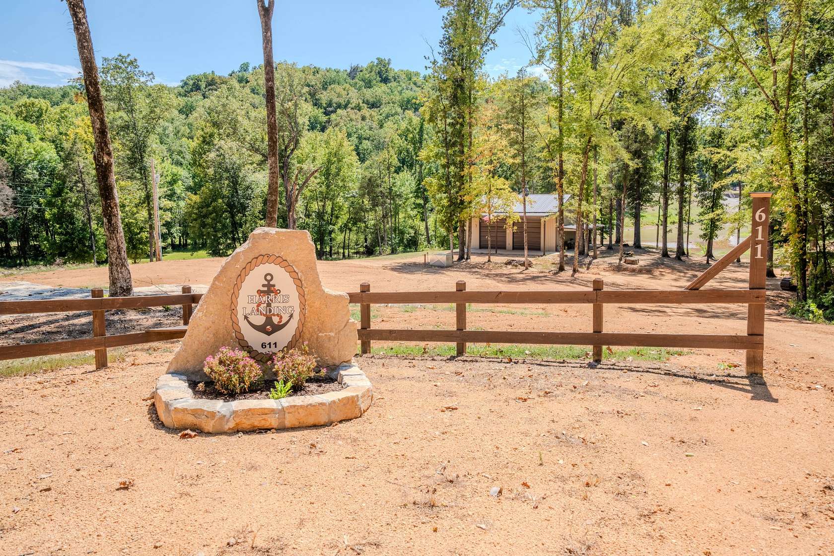 9.5 Acres of Residential Land for Sale in Linden, Tennessee