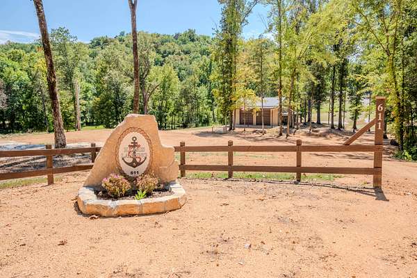 9.5 Acres of Residential Land for Sale in Linden, Tennessee