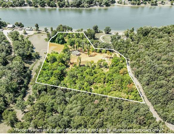 9.5 Acres of Residential Land for Sale in Linden, Tennessee