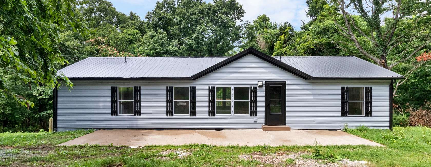 2 Acres of Residential Land with Home for Lease in Adams, Tennessee