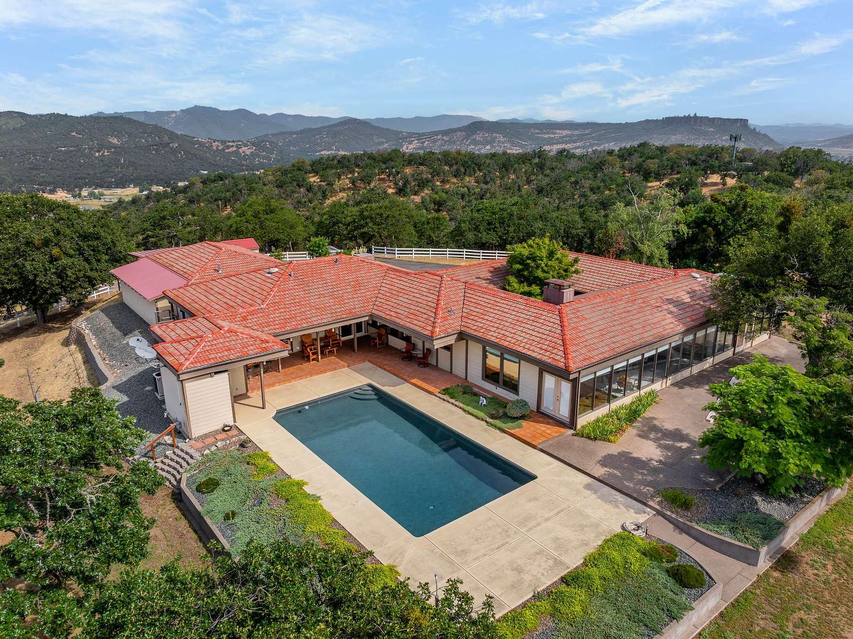 20.4 Acres of Land with Home for Sale in Central Point, Oregon