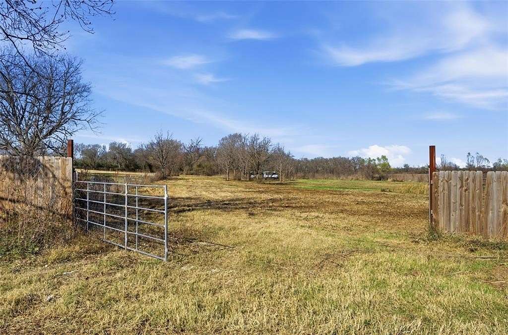 3.7 Acres of Land for Sale in Waco, Texas