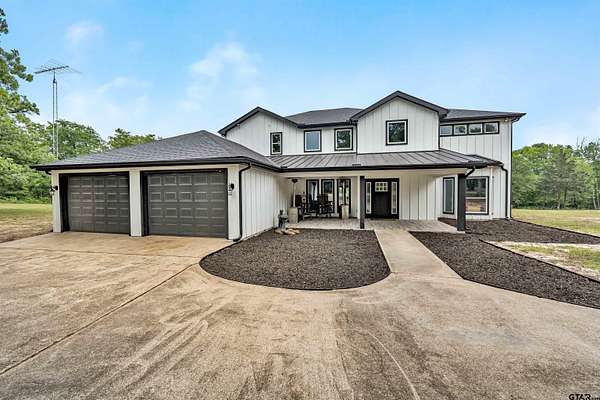 142 Acres of Recreational Land with Home for Sale in Winnsboro, Texas