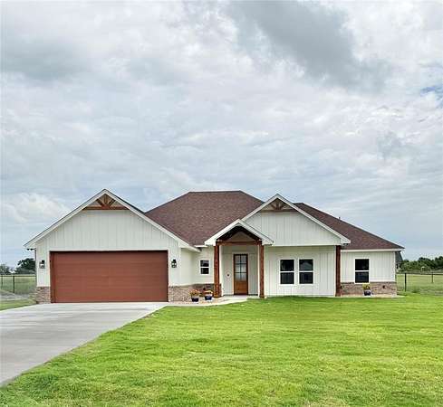 1.82 Acres of Land with Home for Sale in Weatherford, Texas