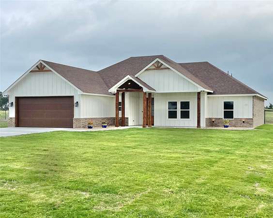 1.82 Acres of Land with Home for Sale in Weatherford, Texas
