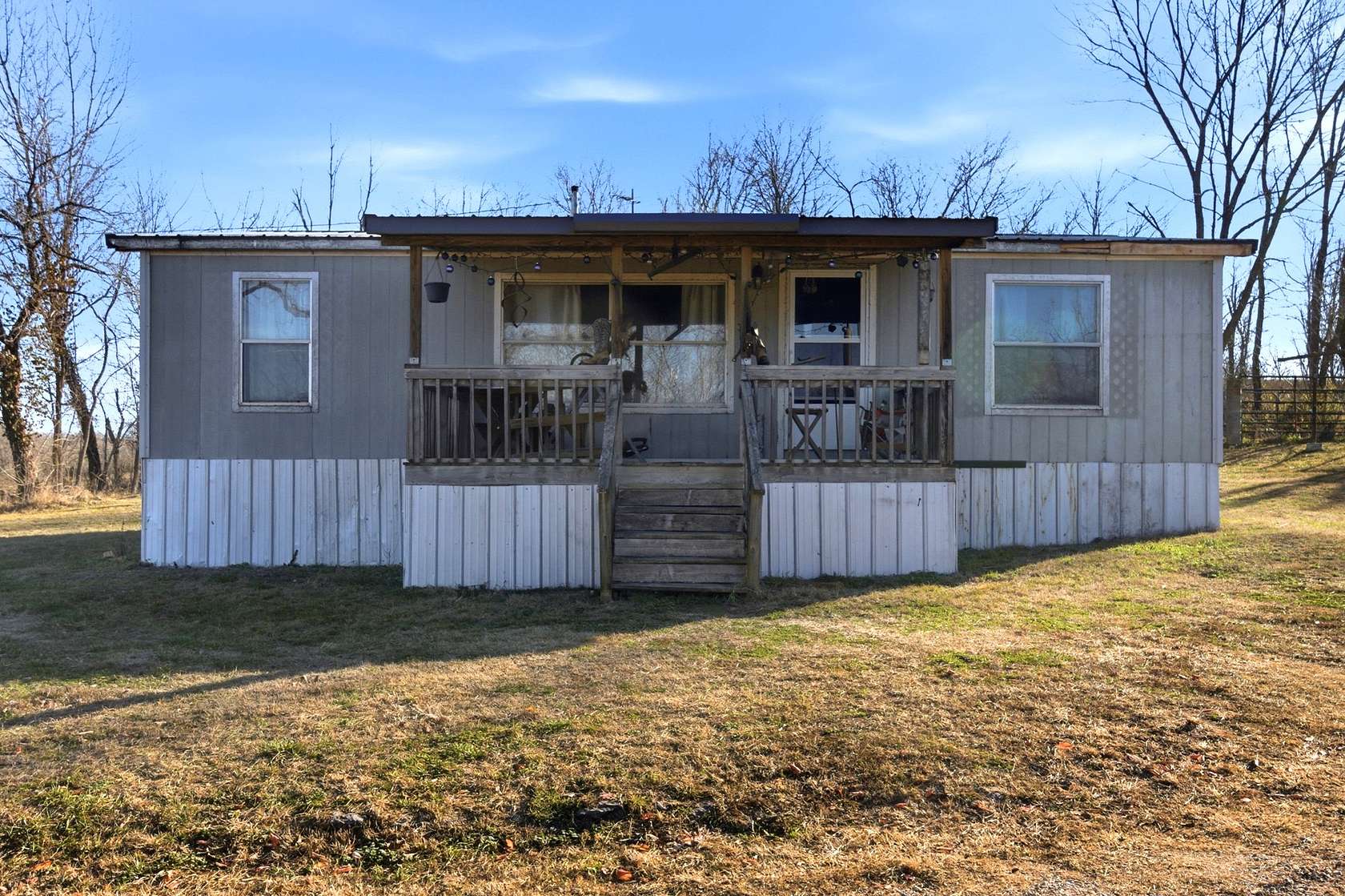 4.5 Acres of Residential Land with Home for Sale in Bakersfield, Missouri