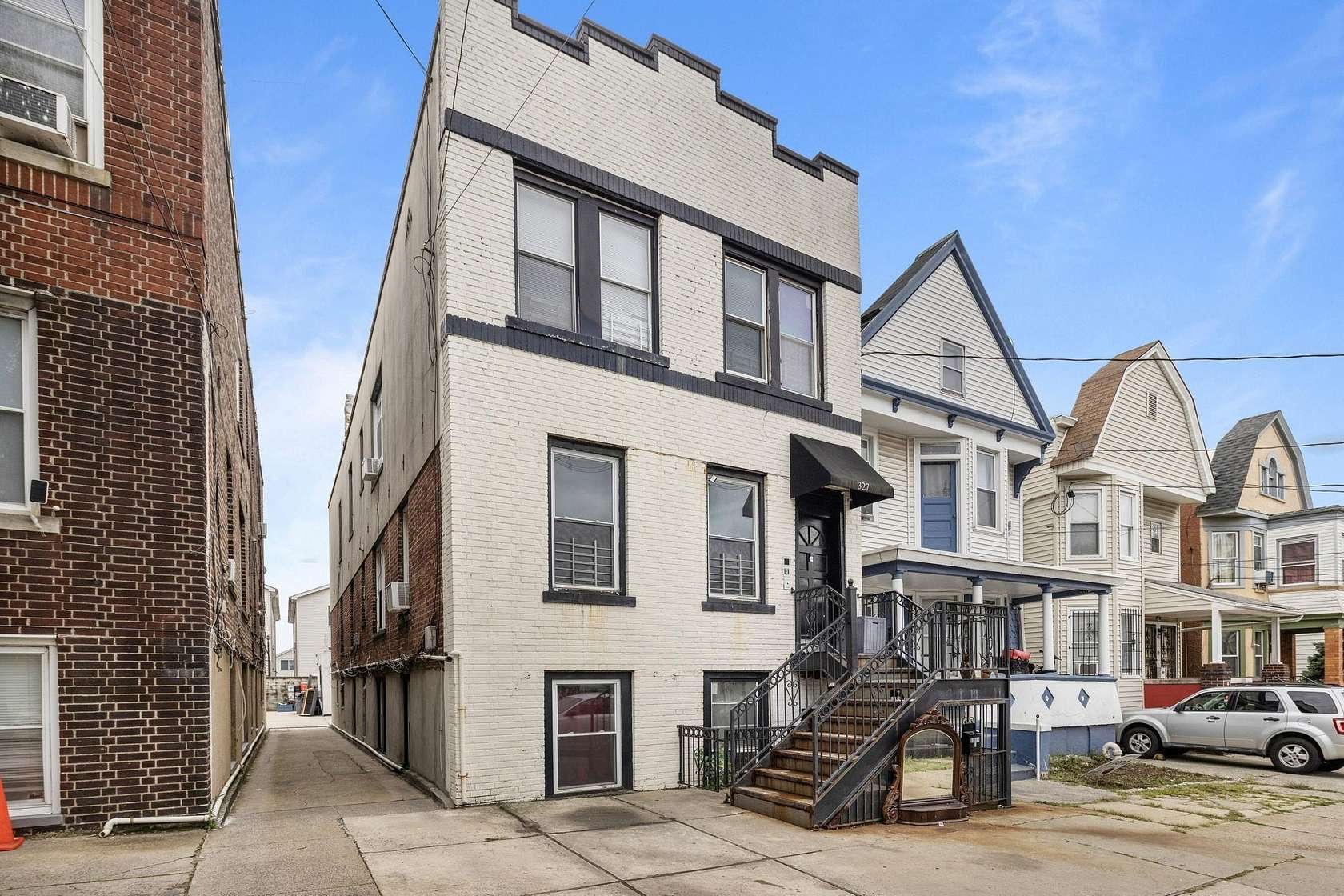 0.07 Acres of Mixed-Use Land for Sale in Jersey City, New Jersey