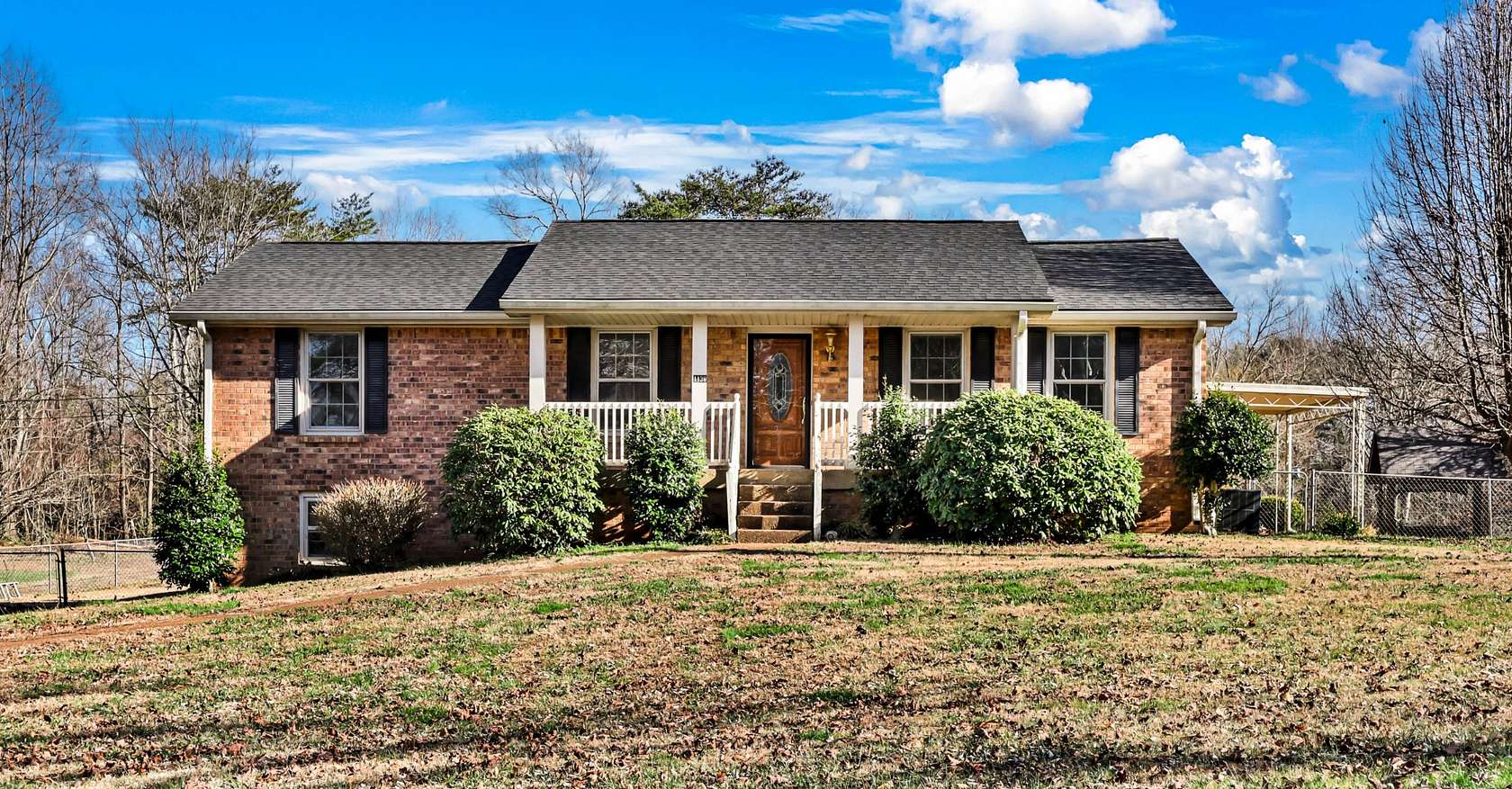 2.2 Acres of Residential Land with Home for Sale in Chapmansboro, Tennessee