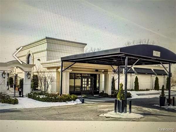 4.36 Acres of Improved Commercial Land for Sale in Flushing, Michigan