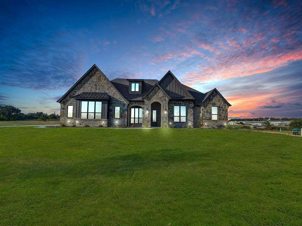 2 Acres of Residential Land with Home for Sale in Weatherford, Texas