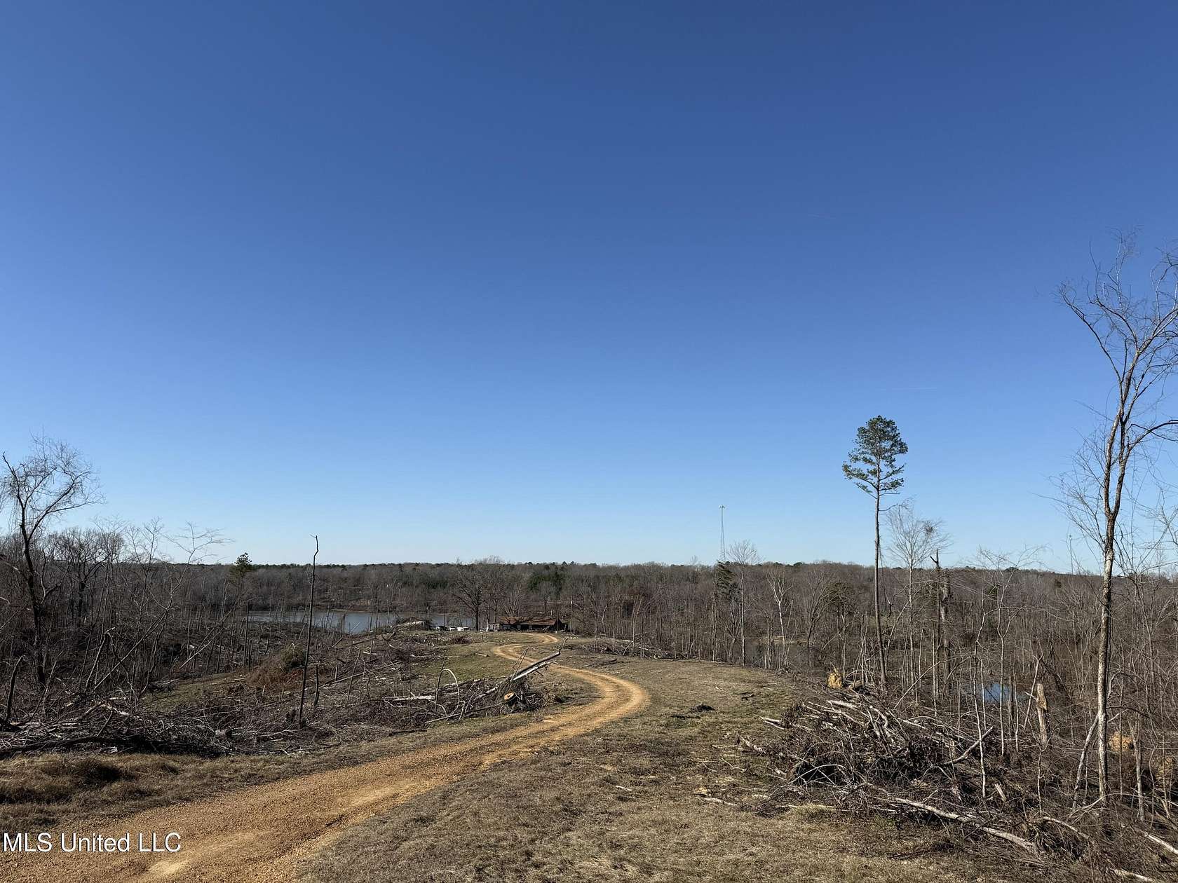 38 Acres of Land with Home for Sale in Carrollton, Mississippi