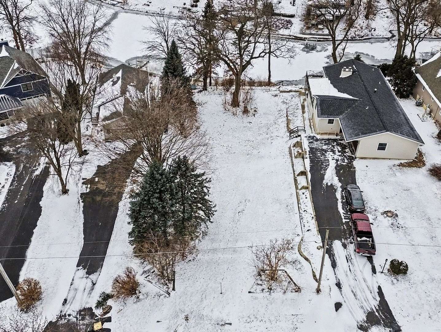 Land for Sale in Lake Holiday, Illinois