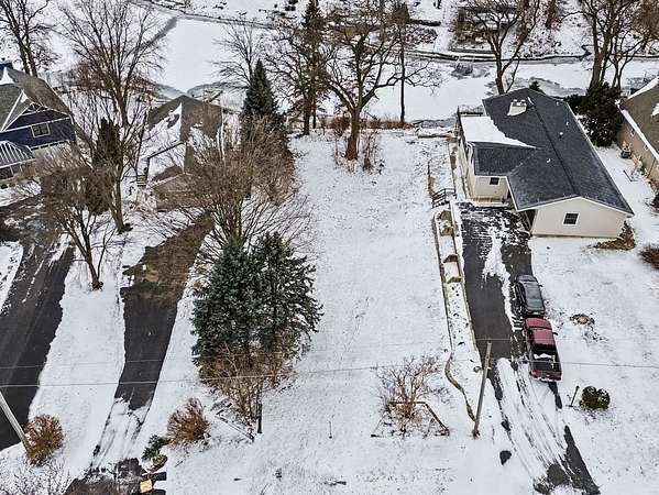 Land for Sale in Lake Holiday, Illinois