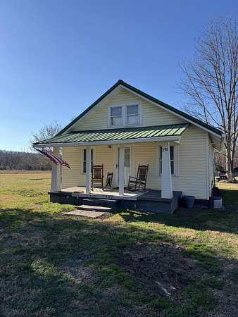 4 Acres of Residential Land with Home for Sale in London, Kentucky