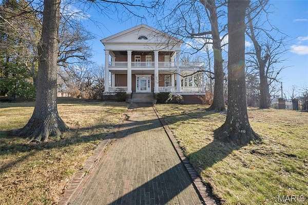 2.53 Acres of Residential Land with Home for Sale in Chester, Illinois