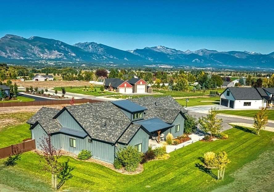 1.55 Acres of Residential Land with Home for Sale in Corvallis, Montana