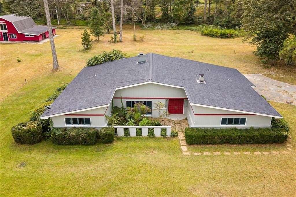 8.5 Acres of Land with Home for Sale in Fayetteville, Georgia